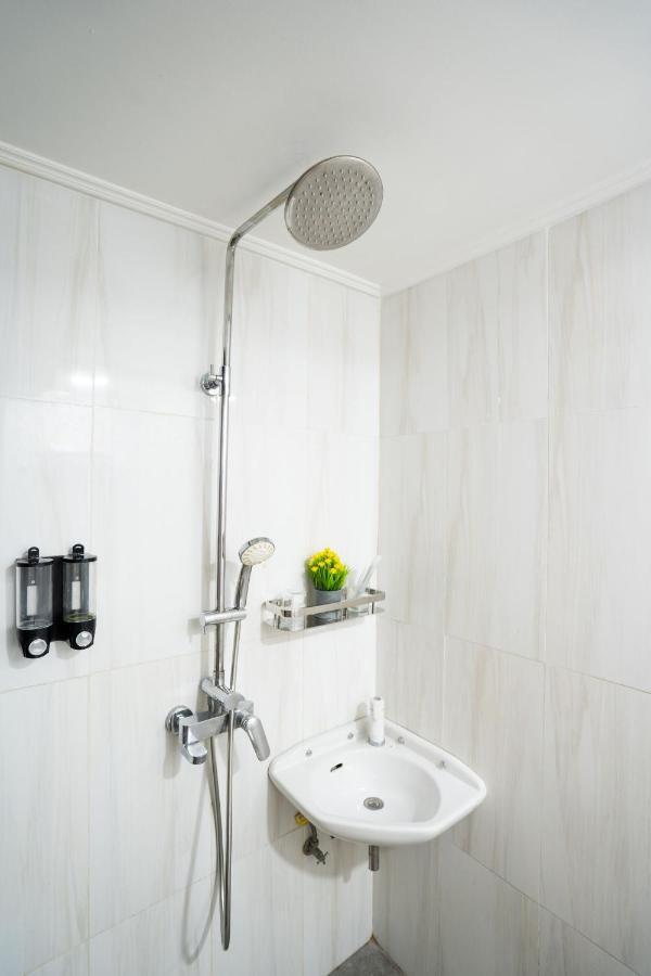 Oki Taru Residence Кута Экстерьер фото